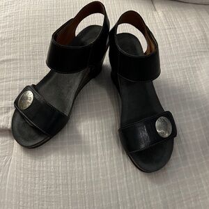 Taos Footwear Black Sandals with Silver Accents